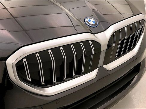 Used 2025 BMW i5 xDrive40 w/ Premium Package image 29