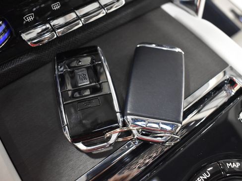 Certified 2024 Rolls-Royce Cullinan AWD/4WD image 33