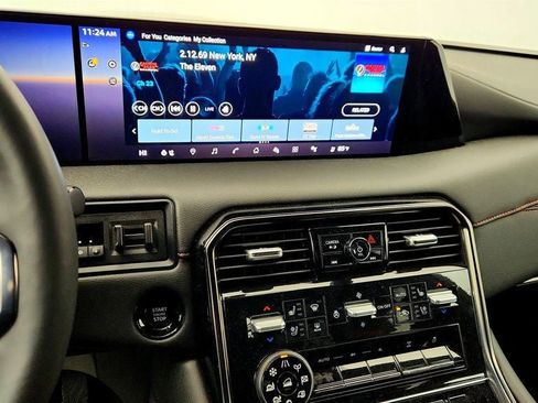 Used 2025 Nissan Armada PRO-4X w/ Pro-4X Premium Package image 18