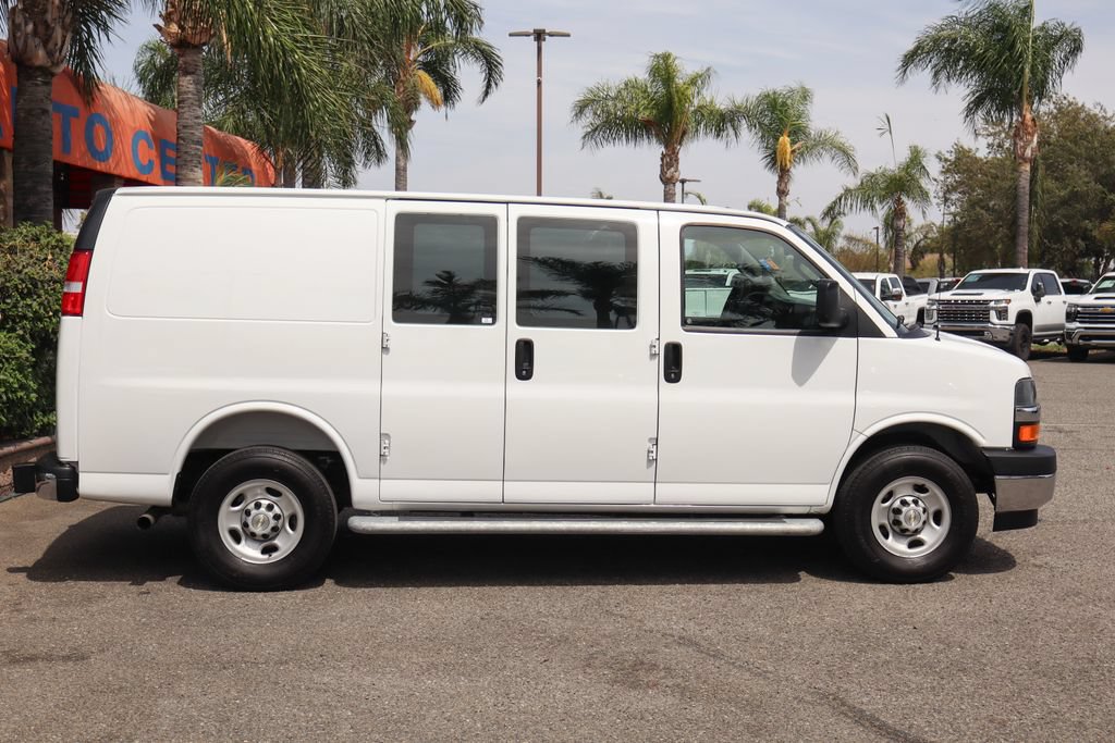 Used 2025 Chevrolet Express 2500 w/ Driver Convenience Package RWD image 10