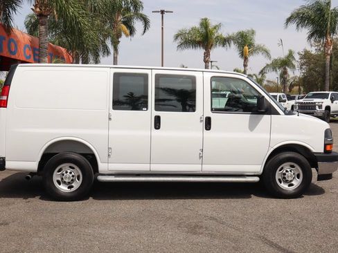Used 2025 Chevrolet Express 2500 w/ Driver Convenience Package RWD image 10