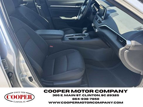 Used 2022 Nissan Altima 2.5 SV FWD image 13