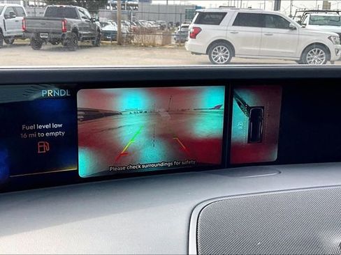 Used 2025 Lincoln Nautilus Premier image 21