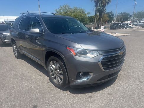 Used 2020 Chevrolet Traverse Premier image 3