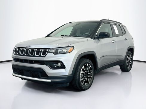 Used 2023 Jeep Compass Limited w/ Sun and Sound Group AWD/4WD image 3