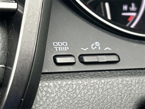 Used 2024 Toyota Camry SE image 27