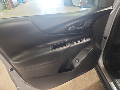 Used 2024 Chevrolet Equinox LT image 11