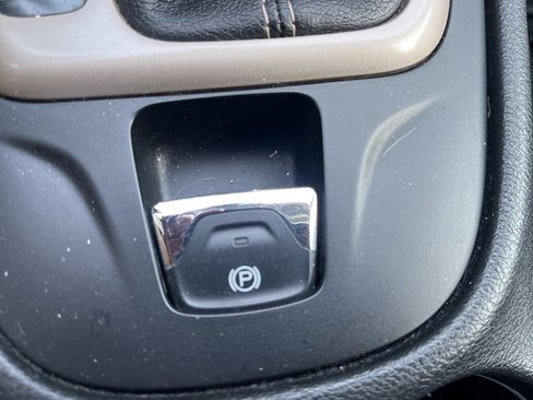 Used 2014 Jeep Cherokee Latitude image 19