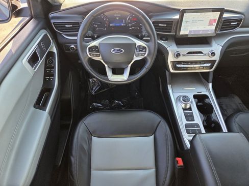 Certified 2022 Ford Explorer XLT w/ Equipment Group 202A image 13