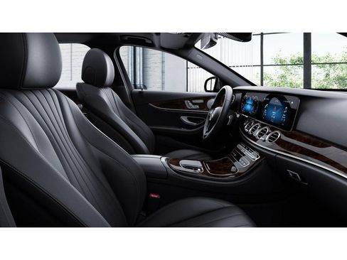 Certified 2022 Mercedes-Benz E 350 4MATIC Sedan image 4