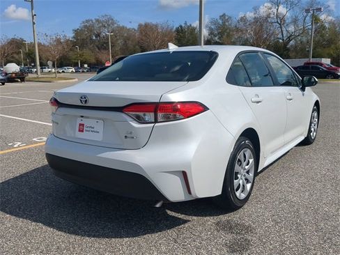 Certified 2025 Toyota Corolla LE image 4