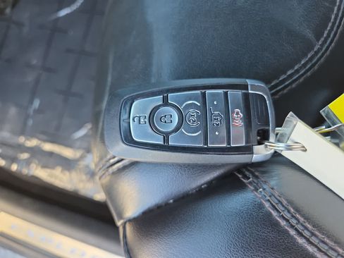 Used 2021 Ford Explorer Platinum w/ Equipment Group 601A AWD/4WD image 28
