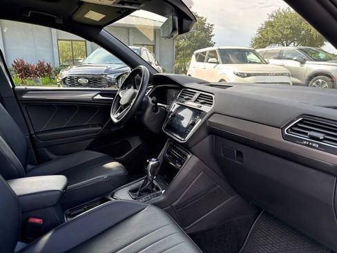 Used 2023 Volkswagen Tiguan SE R-Line FWD image 10