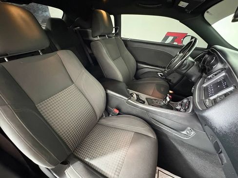Used 2019 Dodge Challenger SXT RWD image 28