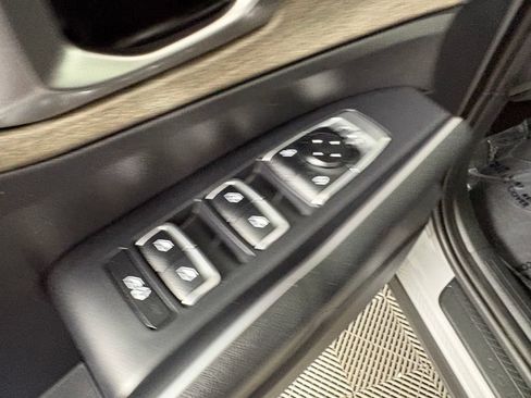 Used 2023 Kia Sorento EX w/ Panoramic Sunroof Package FWD image 12