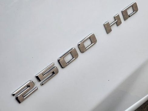 Used 2025 Chevrolet Silverado 2500 LT w/ Convenience Package image 11