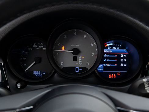 Certified 2023 Porsche Macan S image 26