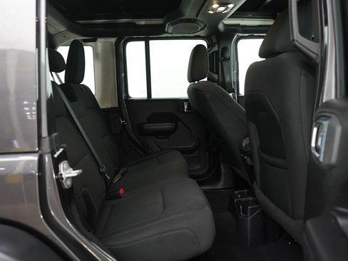 Used 2021 Jeep Wrangler Unlimited Sport image 11