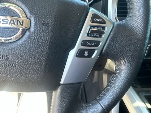 Used 2021 Nissan Titan SV w/ SV Convenience Package AWD/4WD image 12