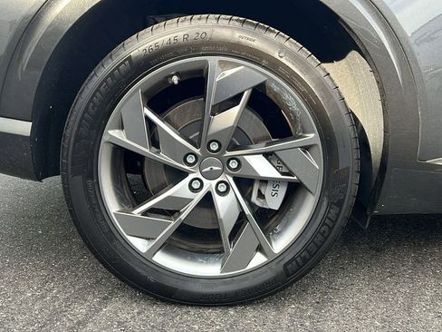 Used 2025 Genesis Electrified GV70 Advanced image 11