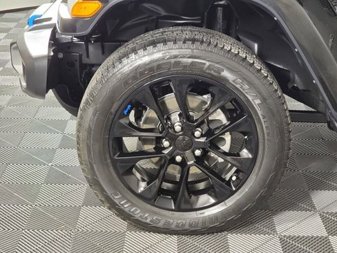 Used 2022 Jeep Wrangler Unlimited Sahara 4xe image 11