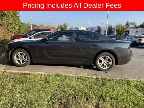 Used 2017 Dodge Charger SE w/ Popular Equipment Group RWD image 2