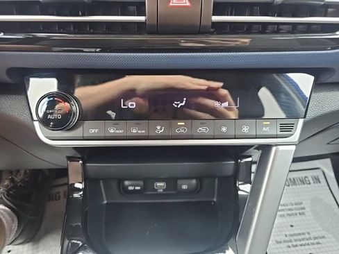 Used 2023 Kia Seltos S w/ Navigation Package AWD/4WD image 17