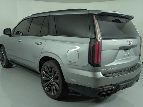 Certified 2025 Cadillac Escalade V image 4