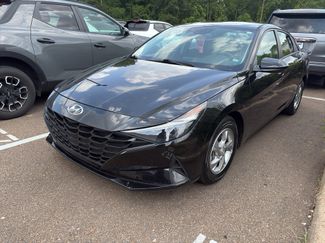 Used 2023 Hyundai Elantra SE FWD video 1