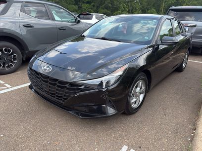 Used 2023 Hyundai Elantra SE