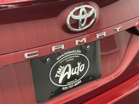 Used 2018 Toyota Camry SE FWD image 7