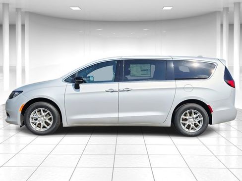 New 2026 Chrysler Voyager LX image 6
