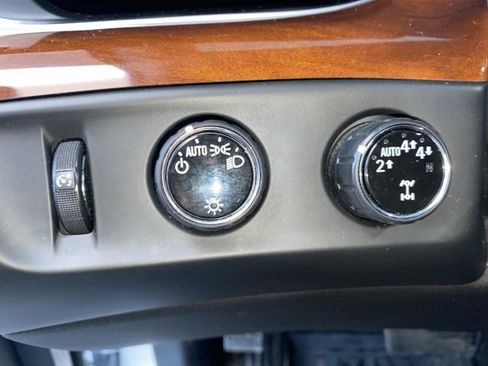 Used 2019 Cadillac Escalade Luxury image 18