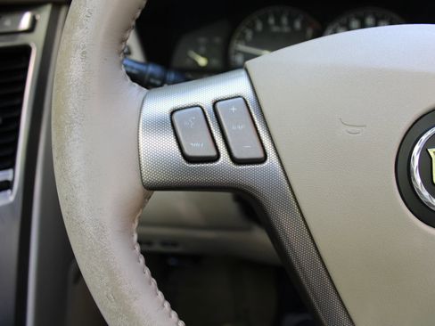 Used 2005 Cadillac XLR RWD image 9