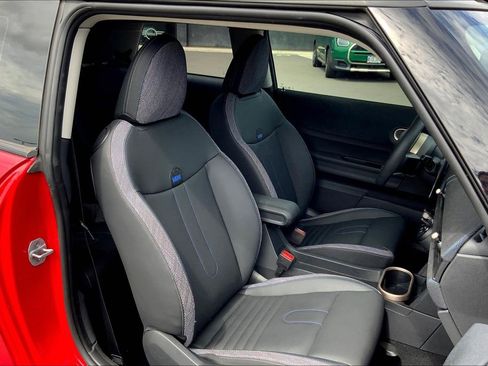 Used 2025 MINI Cooper S FWD image 8
