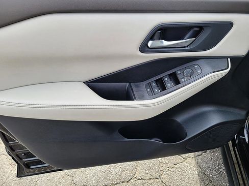 Certified 2024 Nissan Rogue SV image 9