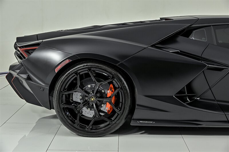 Used 2024 Lamborghini Revuelto AWD/4WD image 26