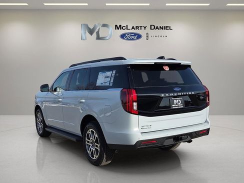 New 2026 Ford Expedition Active image 4