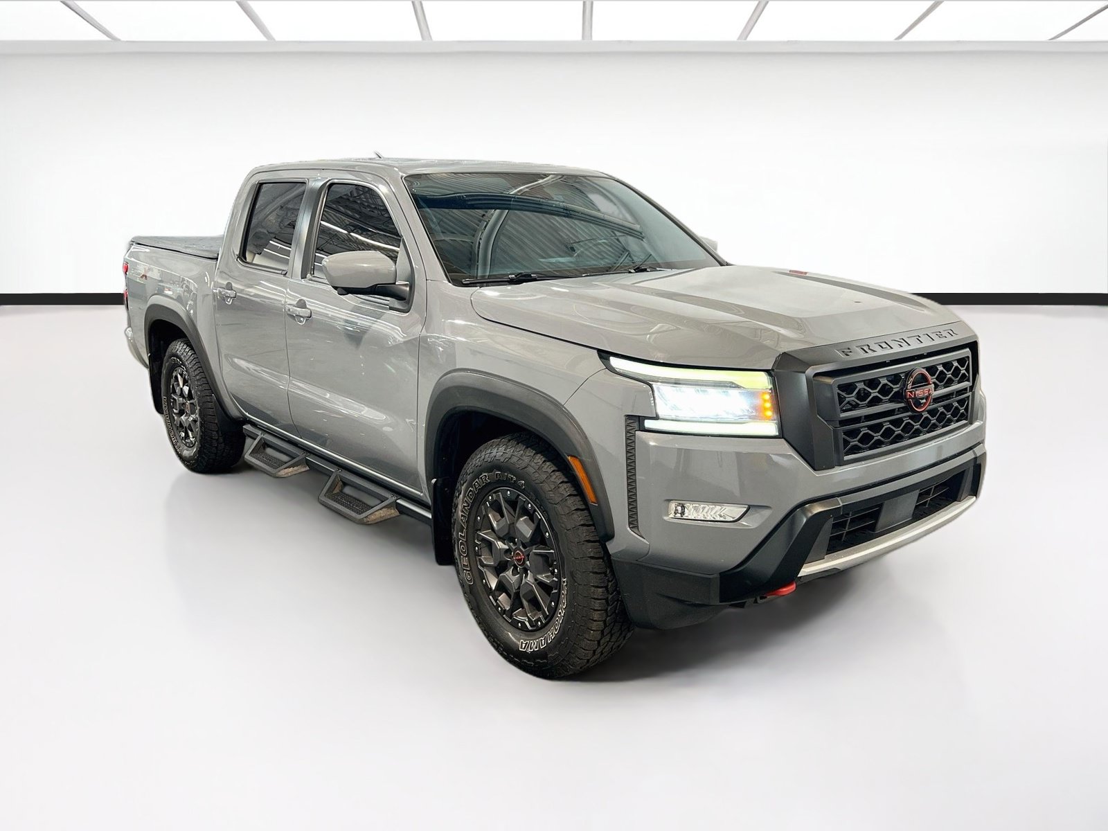 Used 2022 Nissan Frontier Pro-X w/ Pro-X Premium Package RWD image 3