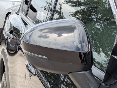 Used 2024 Nissan Rogue SL FWD image 12