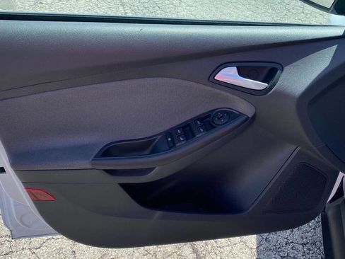Used 2014 Ford Focus SE w/ Interior Protection Package FWD image 10