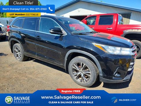 Used 2018 Toyota Highlander LE AWD/4WD image 5