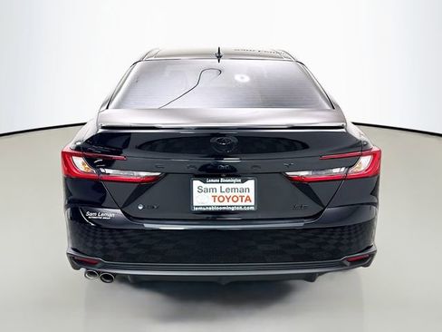 Used 2025 Toyota Camry SE image 6