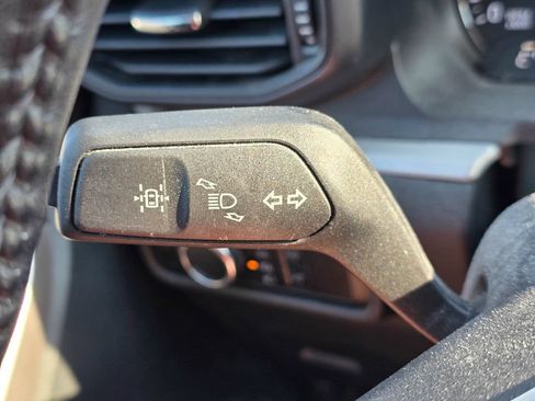 Used 2023 Ford Explorer XLT AWD/4WD image 20