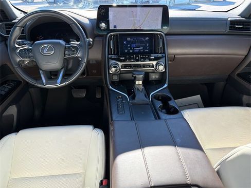 Used 2024 Lexus LX 600 4WD w/ Luxury Package image 23