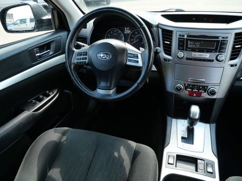 Used 2013 Subaru Legacy 2.5i Premium w/ All-Weather Pkg AWD/4WD image 9