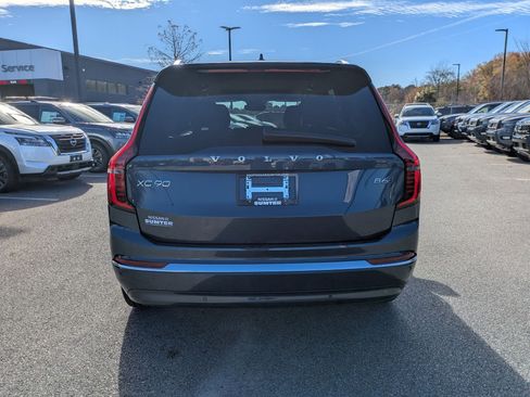 Used 2025 Volvo XC90 B6 Plus image 5