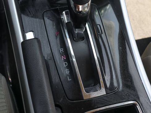 Used 2017 Honda Accord LX image 32