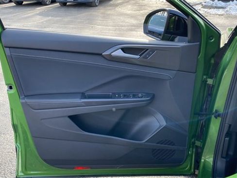 New 2026 Volkswagen Taos SE image 28