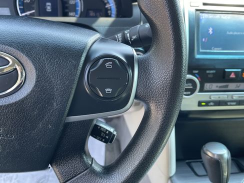Used 2013 Toyota Camry LE FWD image 16